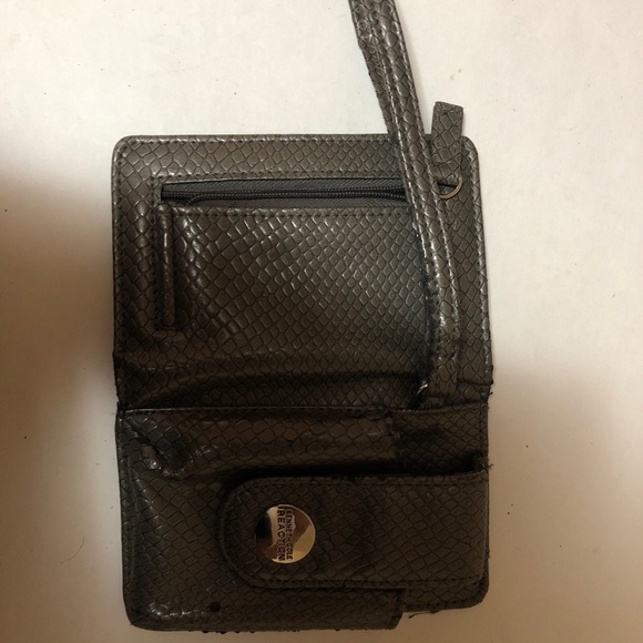 Kenneth Cole Reaction Phone Case And Wallet Snake Skin Pattern Authentic - Picture 9 of 9